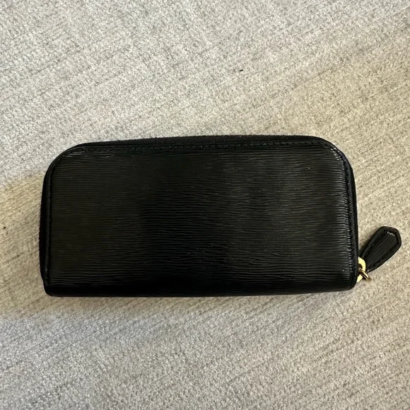 Prada Saffiano Zip Key Holder 6 Ring 2 missing - Picture 2 of 6